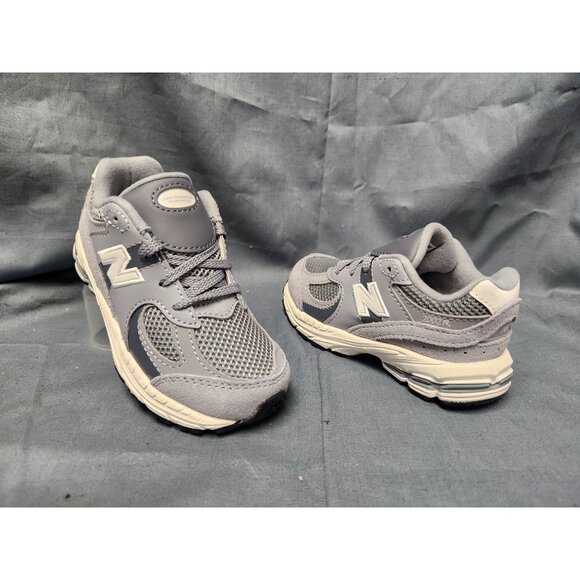 New Balance Toddlers 2002 Sneakers IC2002ST Lace Up Grey Size 8 NEW NO BOX! - Picture 1 of 11